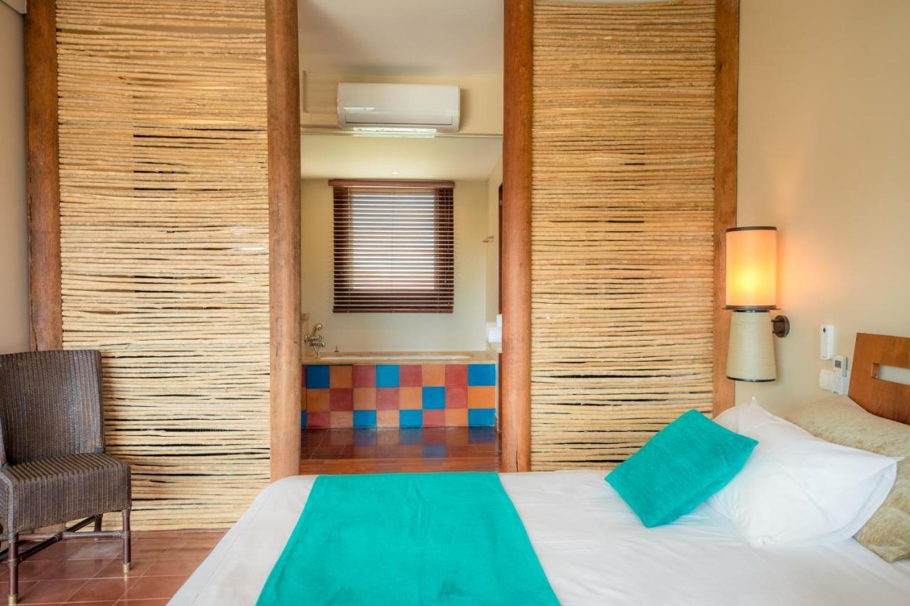 Suites Anagani Le François Buitenkant foto