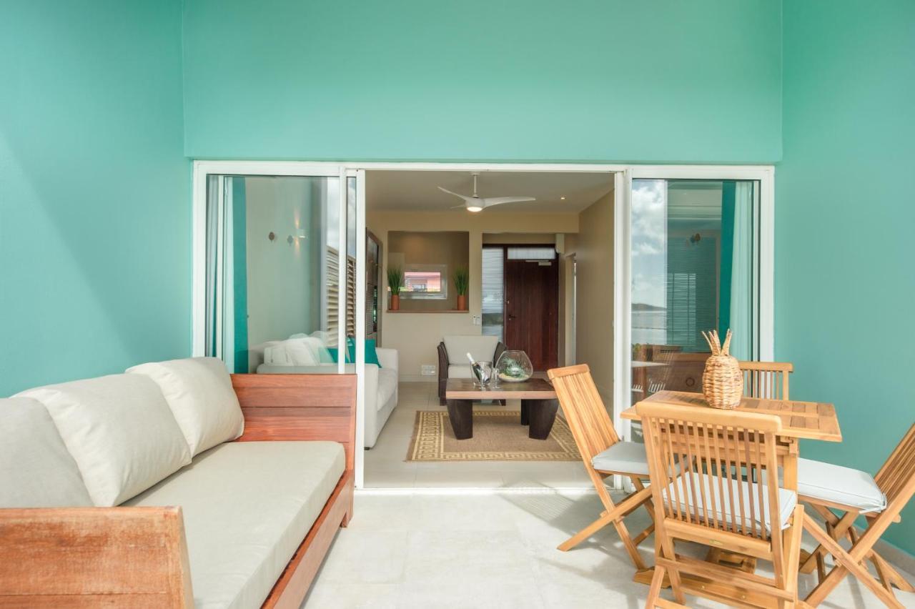 Suites Anagani Le François Buitenkant foto