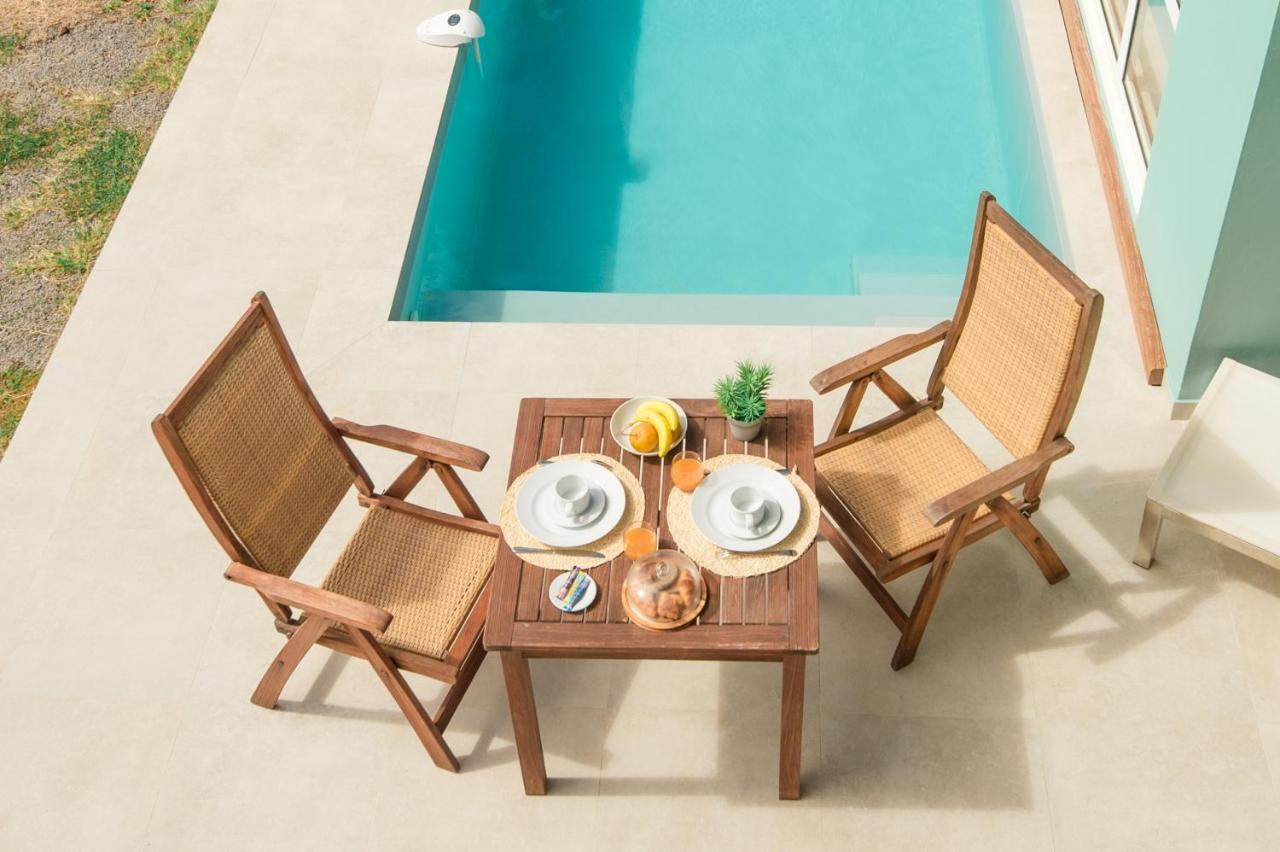 Suites Anagani Le François Buitenkant foto